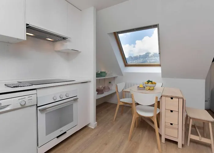 Panticasa Amarilla By Bevalle * Panticosa